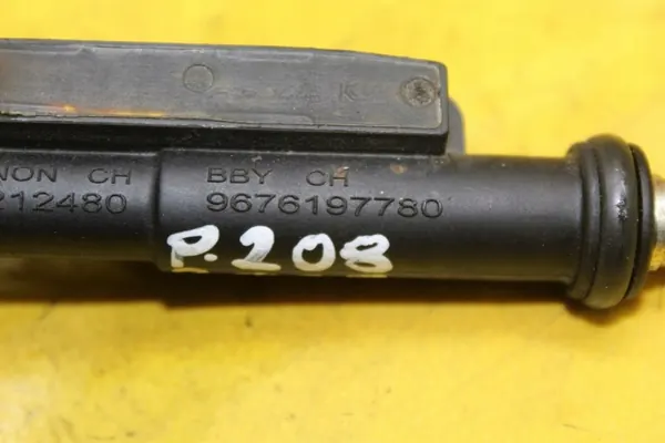 Bouchon d'huile OEM 9676197780 pour Peugeot 208 1.2 VTI image 9