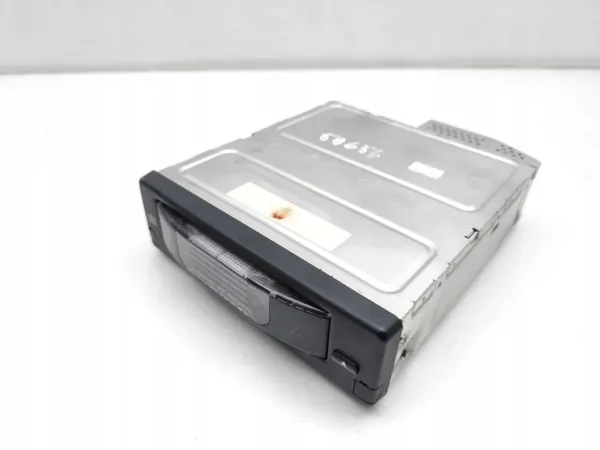 Cambiador CD BMW E60 OEM 6956939 - Usado image 9