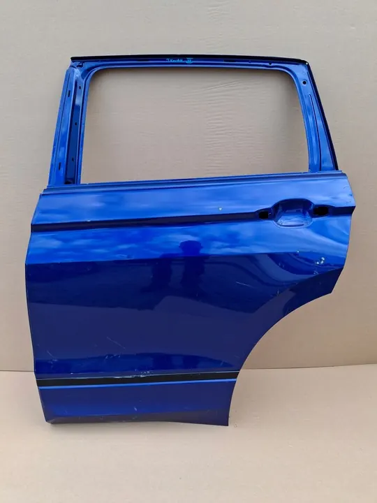 VW Tiguan II vänster bakdörr OEM 5NA833055L image 2