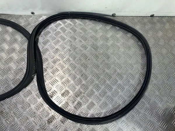 Joint de coffre Hyundai FBZ24559 - Pièce OEM d'occasion image 5
