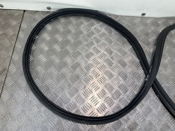 Joint de coffre Hyundai FBZ24559 - Pièce OEM d'occasion image 8