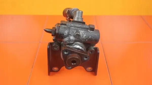 Bomba de dirección BMW OEM 3404615 para M54B25 image 4
