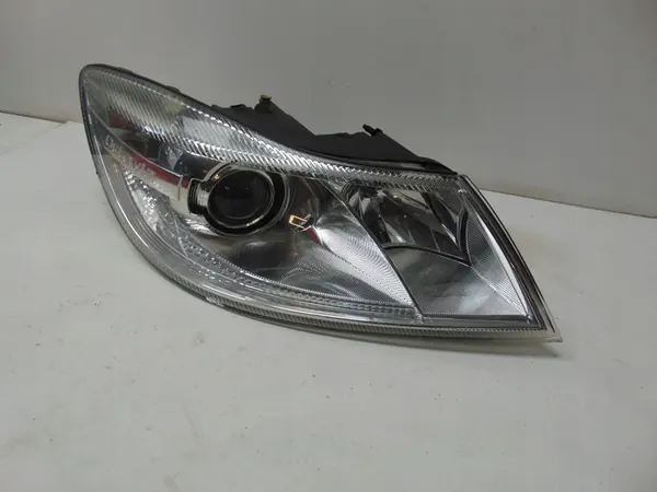 Oikea etuvalaisin Skoda Octavia II Xenon 1Z1941016G image 2
