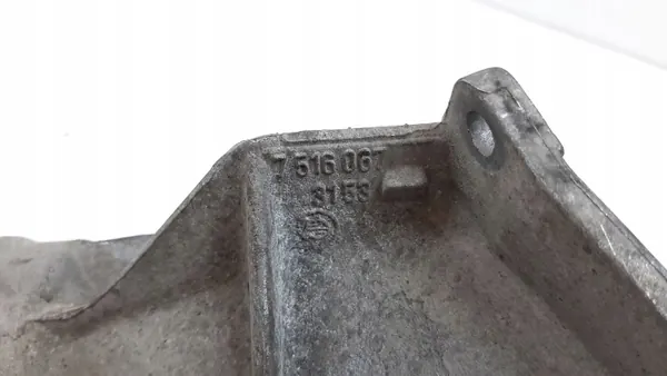 BMW X3 E83 voimansiirtotukioemus OEM MAM3700 image 3