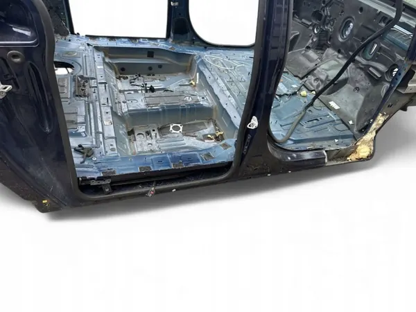 Longeron avant droit Chrysler Pacifica 2017 OEM pacifica image 3