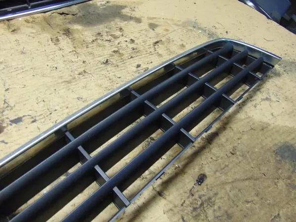 Audi A3 8P Front Bumper Grill Assembly OEM image 10