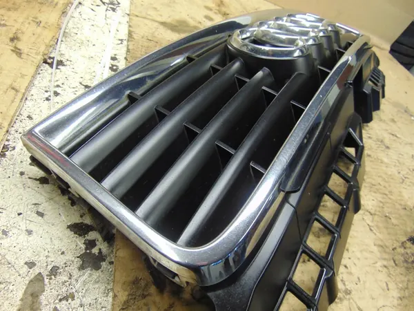 Audi A3 8P Front Bumper Grill Assembly OEM image 2