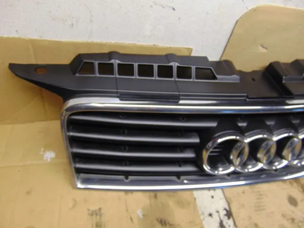 Audi A3 8P Front Bumper Grill Assembly OEM image 4