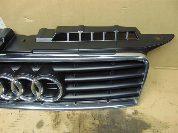 Audi A3 8P Front Bumper Grill Assembly OEM image 5