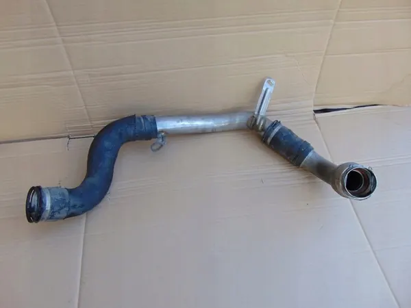 Renault Intercooler Rohr 8201020571 image 2