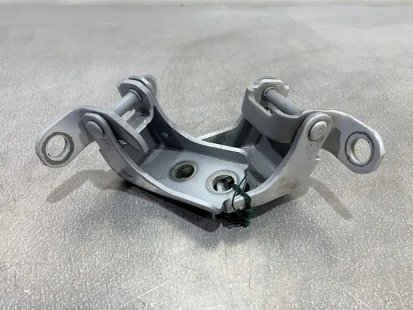 Honda CR-V Framdörrs Gångjärn OEM FBZ19301 image 2