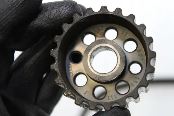 Audi A8 4.0TDI V8 riemspanner OEM 057109105B image 6