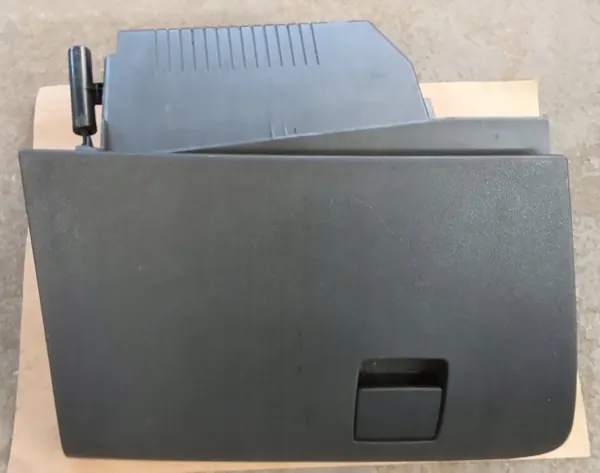 Porta-luvas passageiro Opel Astra H OEM 13191459 image 2