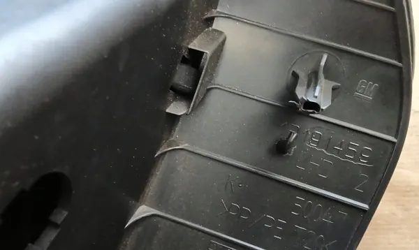 Porta-luvas passageiro Opel Astra H OEM 13191459 image 7