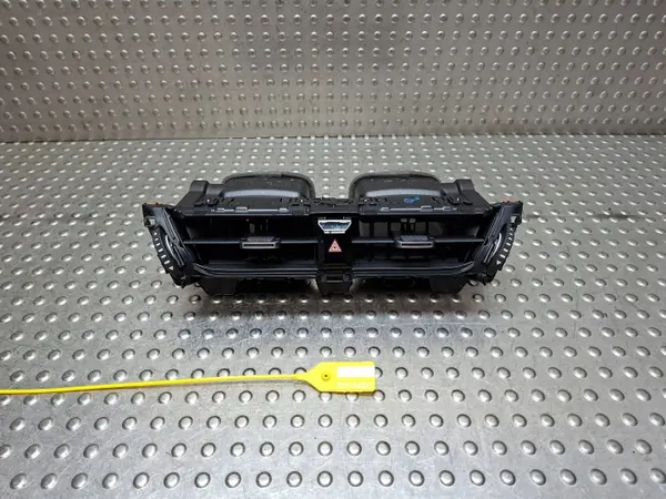 Toyota OE Mittluftsventilgaller OEM S25154827 image 2