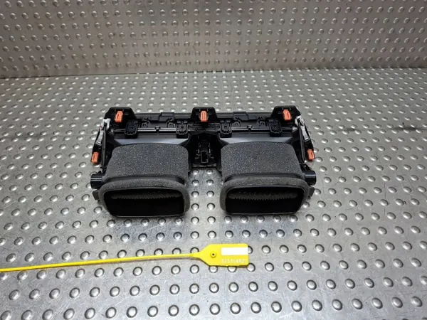 Toyota OE Mittluftsventilgaller OEM S25154827 image 3