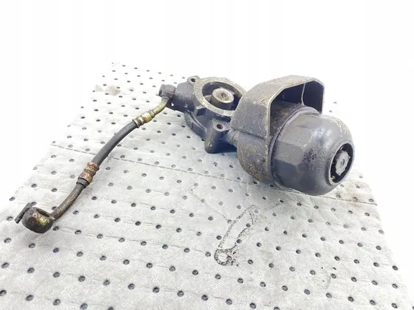 2004 Nissan Navara D22 Couvercle de filtre à huile MTL33439 image 1