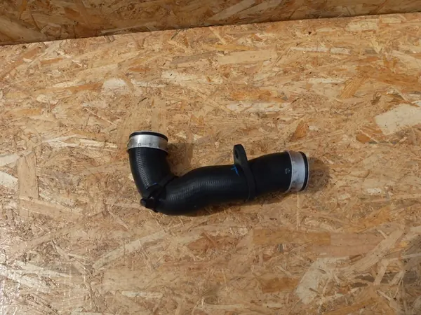 Volkswagen OE Intercooler-Rohr 1J0145838R image 2