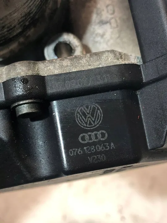Throttle Body VW CRAFTER 2.5 TDI 076128063A image 2