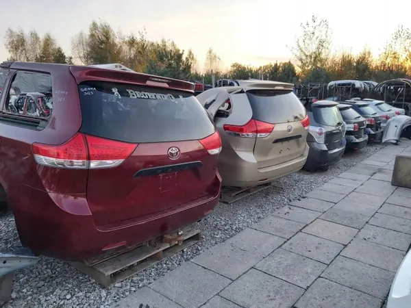 SIENNA PROWADNICE LT KMPL - Dörrledare Vänster Bak Toyota image 5