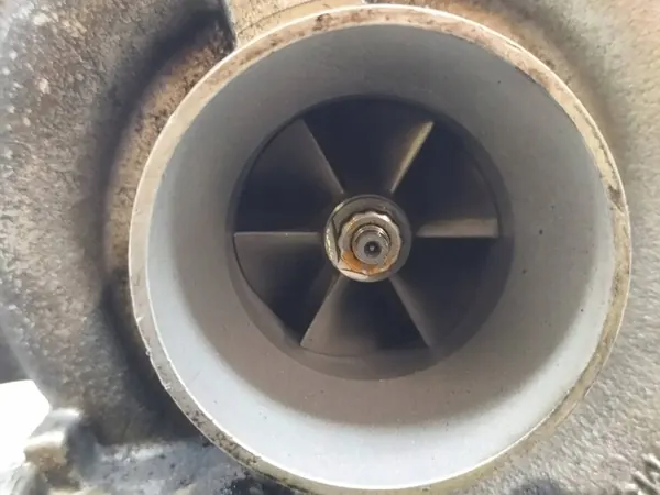 Turbocompresor BMW Serie 5 IV E39 image 5