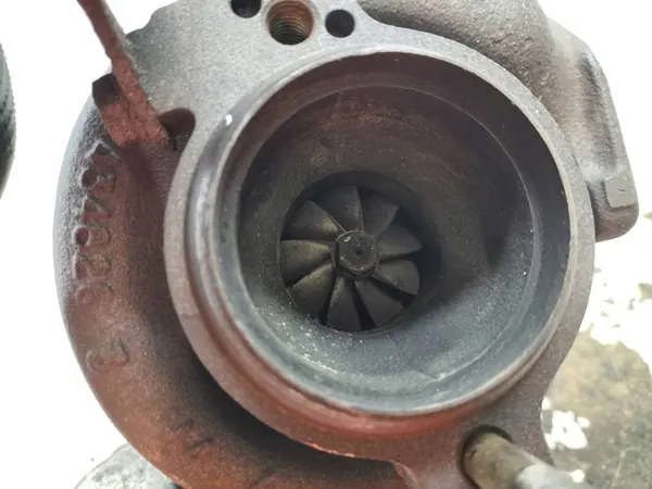 Turbocompresor BMW Serie 5 IV E39 image 6