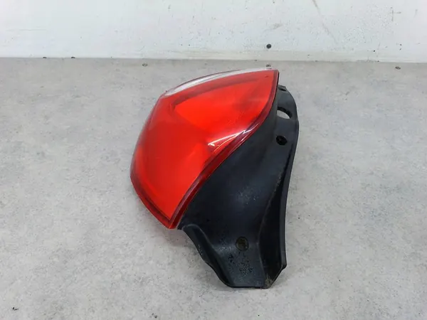 Lámpara Trasera Derecha Renault Clio III FL Hatchback 8200886946 image 6