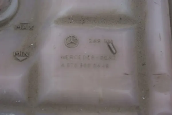 Mercedes koelvloeistof expansievat OEM A 970 500 04 49 image 6