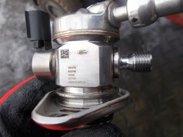 Bomba de combustible alta presión H6BG-9D376-AA para Ford 1.0 EcoBoost image 4