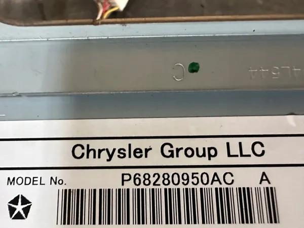 Leitor Blu-Ray DVD OEM 68280950AC para Dodge Durango image 3