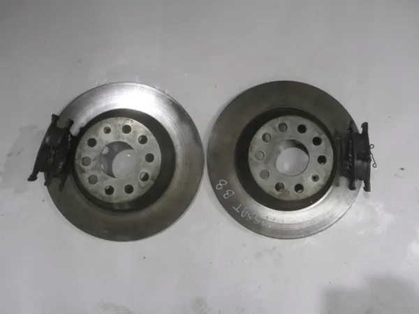 Kit Disque & Plaquettes Frein Arrière VW Passat B8 image 2