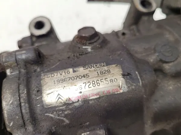 Compresseur de climatisation CITROËN C5 III 1.6L diesel image 2