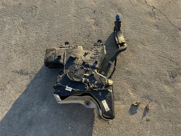 AdBlue-säiliöpumppu OEM 2N0131877B VW Crafter 2:lle image 6