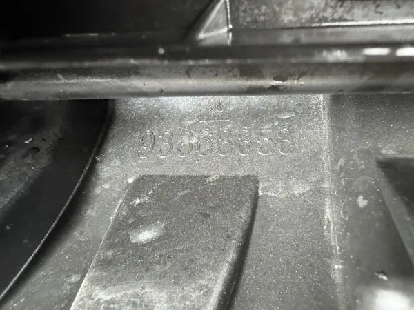 RENAULT TRAFIC III 14- Rejilla de Parachoques Central image 4