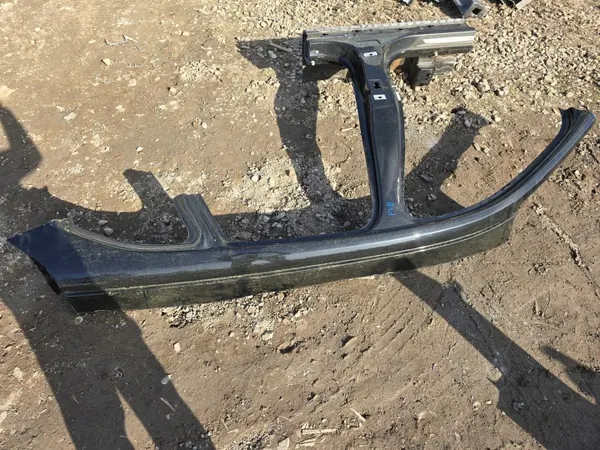 BMW X1 F48 Tapacantos Izquierdo OEM - Usado image 3