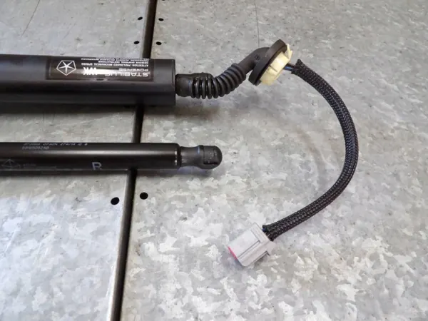 Atuador Elétrico OEM 68231347AA para Jeep WK2 image 3