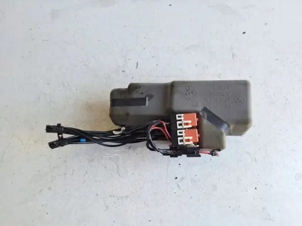 Bomba de tejadilho BMW 7171303 para E88 LCI - Usado image 3