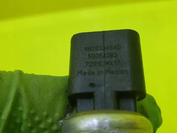 Oliedruksensor OEM 68283346AD voor Jeep Wrangler JL image 3