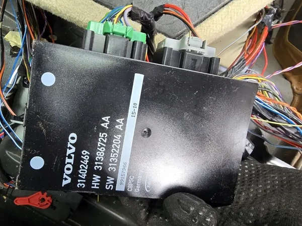 Módulo de porta-malas elétrico VOLVO V70 III 31402469 image 4
