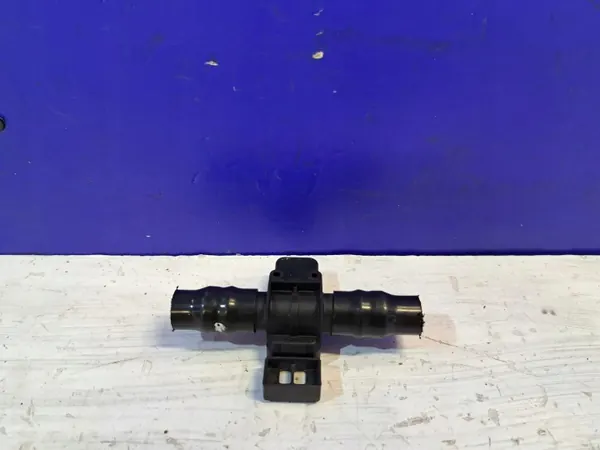 Kraftstoffdrucksensor OEM 9U5A9C052BC für Tahoe 2007 image 2