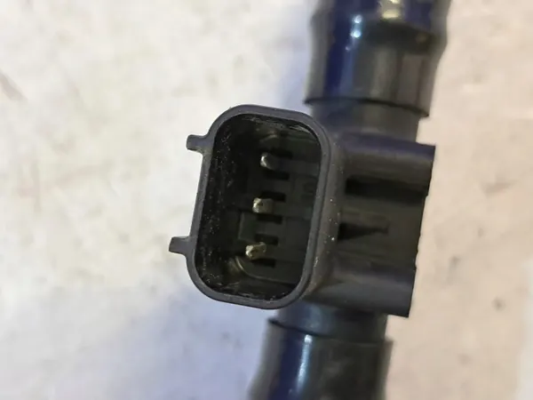 Kraftstoffdrucksensor OEM 9U5A9C052BC für Tahoe 2007 image 3
