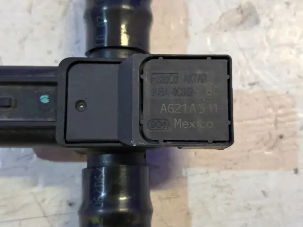 Kraftstoffdrucksensor OEM 9U5A9C052BC für Tahoe 2007 image 4