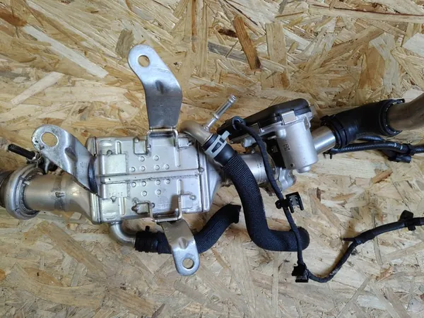 EGR Venttiilin Jäähdytin Audi A7 S7 C8 3.0 TDI OEM 059131508CL image 4
