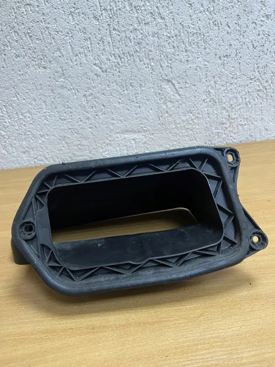 Conduit de ventilation habitacle Audi A8 OEM D6994 image 7