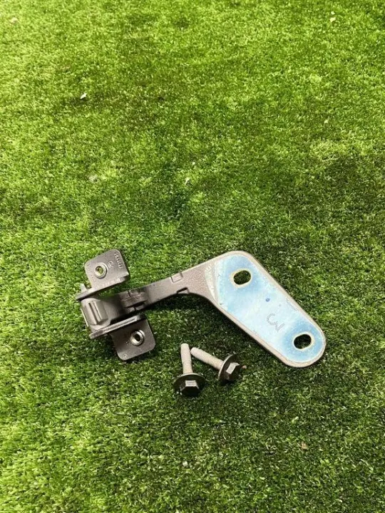 Mercedes GLE W167 Linker achterklepscharnier OEM A1677404100 image 3