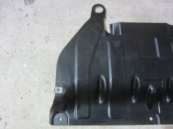 BMW 3 F30 Proteção Inferior Motor OEM 31146850067 image 3