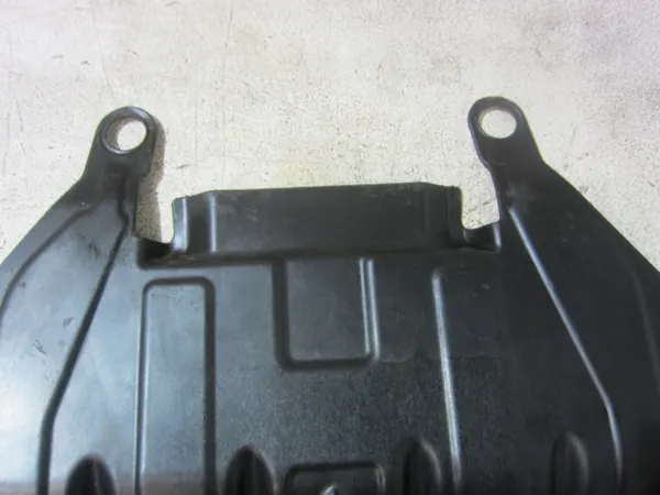 BMW 3 F30 Proteção Inferior Motor OEM 31146850067 image 4