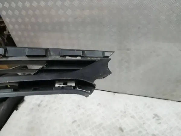 RENAULT MEGANE 3 III GRILL FRAME 623101286R image 3