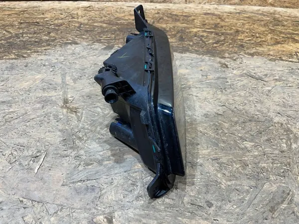 Skoda Fabia IV 4 6VA 21- Farol Antiniebla Direito Frontal image 2