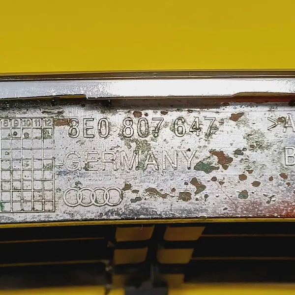 Rejilla Central de Parachoques Cromada Audi A4 S4 B6 8E 8H 8E0807647 image 4